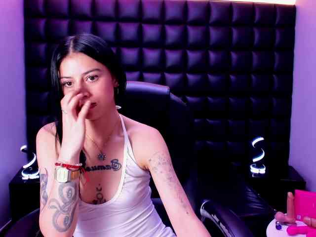 DulceMiiaa webcam