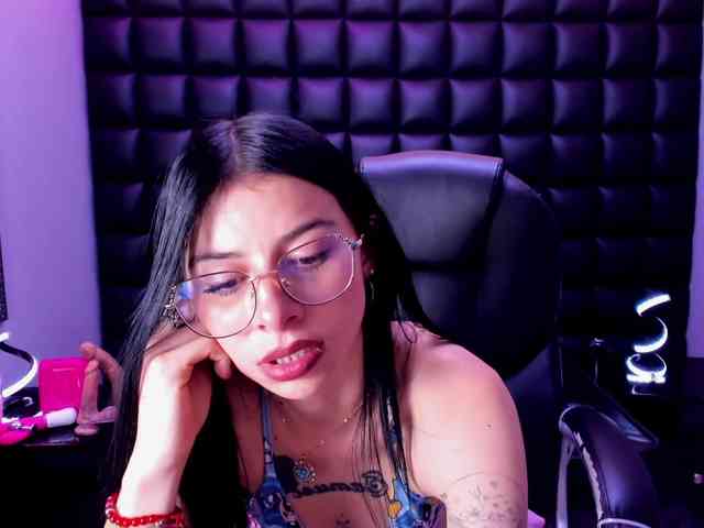 DulceMiiaa webcam