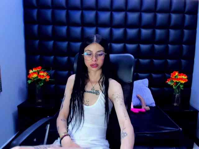 DulceMiiaa webcam