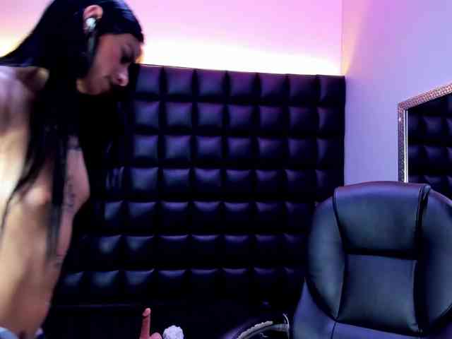 DulceMiiaa webcam