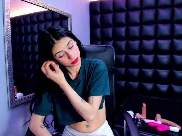 DulceMiiaa webcam