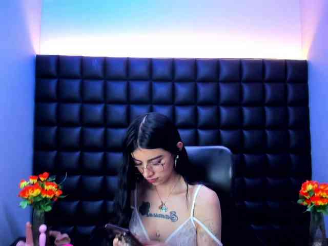 DulceMiiaa webcam