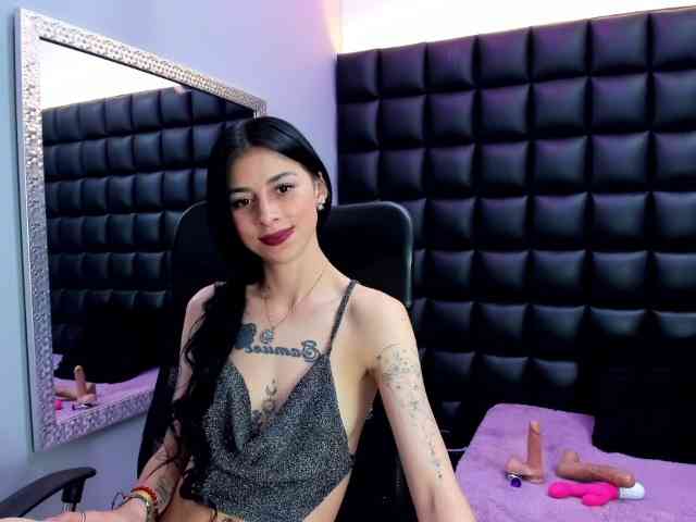 NiaBabie webcam
