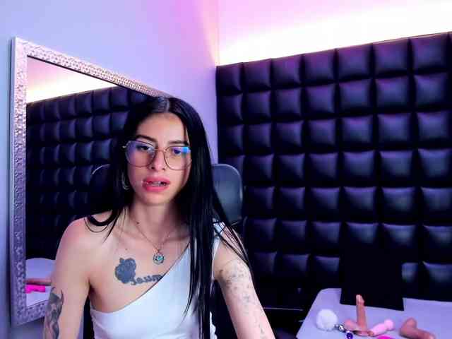 DulceMiiaa webcam