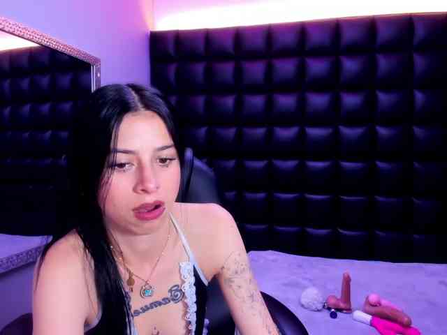DulceMiiaa webcam