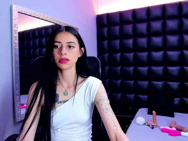 DulceMiiaa webcam