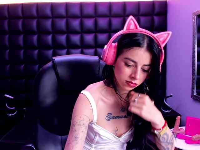DulceMiiaa webcam