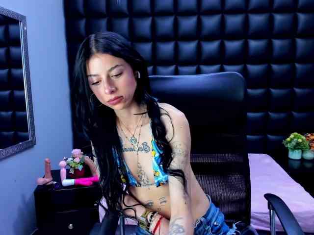 DulceMiiaa webcam