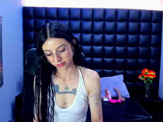 DulceMiiaa webcam