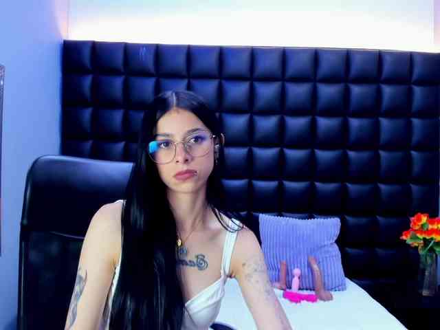DulceMiiaa webcam