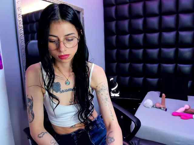 DulceMiiaa webcam