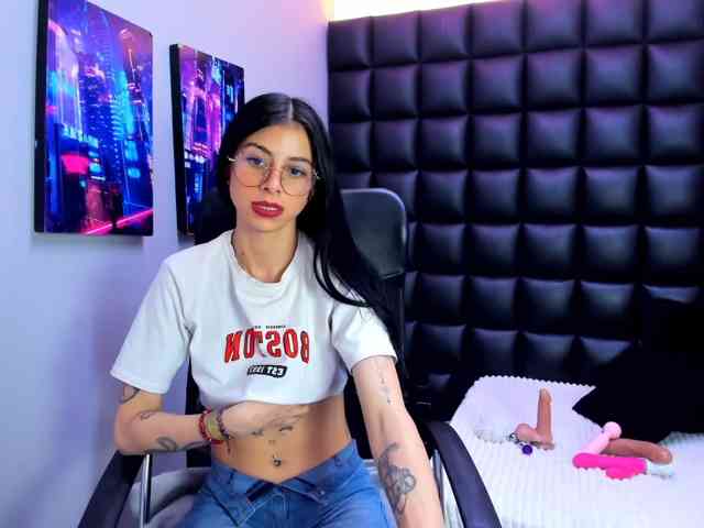NiaBabie webcam