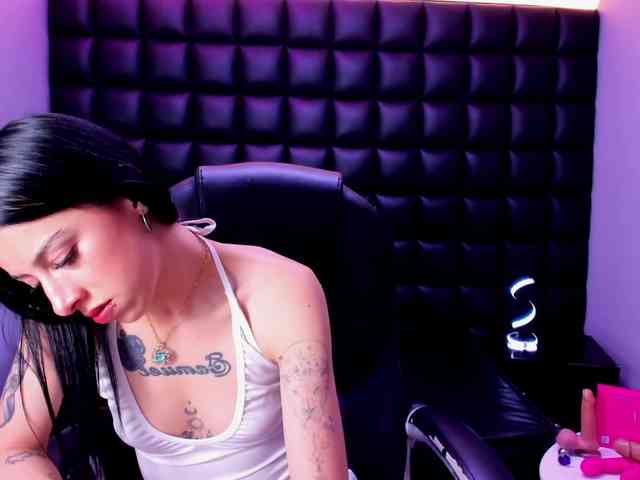 DulceMiiaa webcam