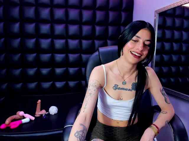 DulceMiiaa webcam