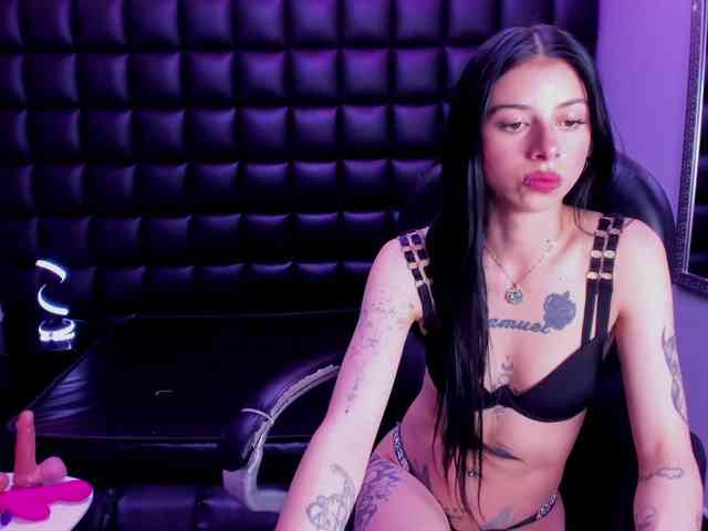 DulceMiiaa webcam