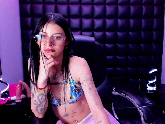 DulceMiiaa webcam