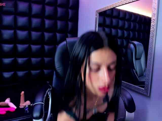 DulceMiiaa webcam