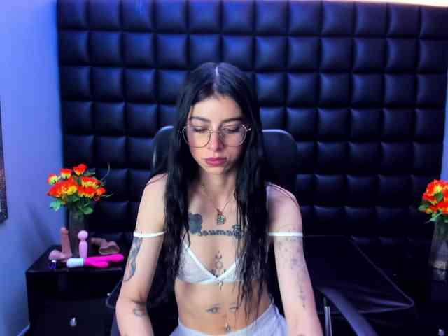 DulceMiiaa webcam