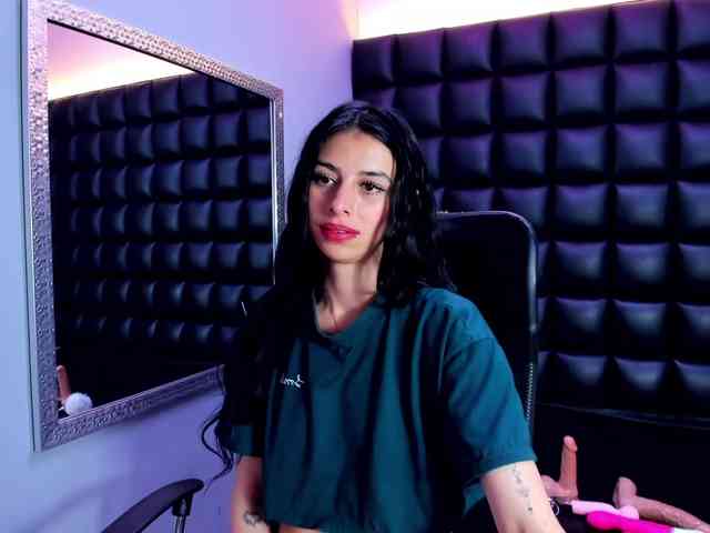 DulceMiiaa webcam