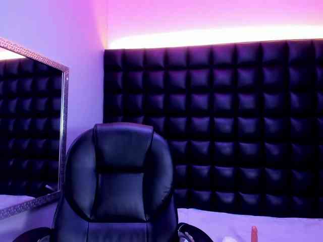 DulceMiiaa webcam