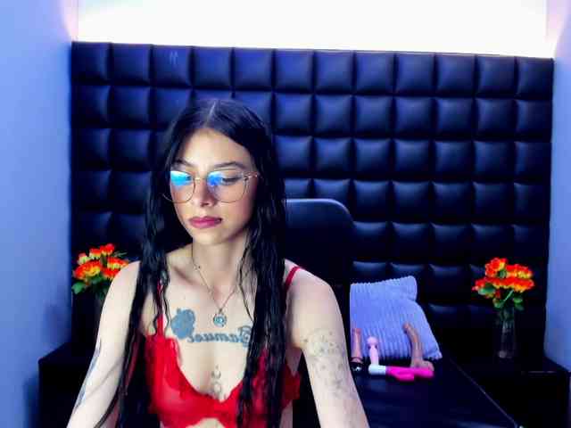 DulceMiiaa webcam