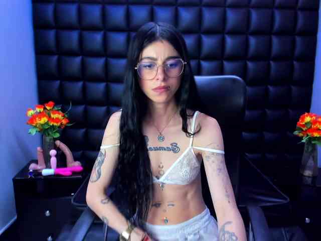 DulceMiiaa webcam