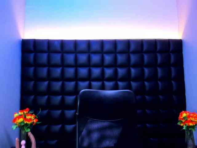 DulceMiiaa webcam