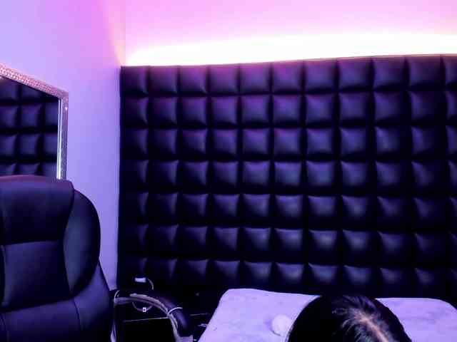 DulceMiiaa webcam