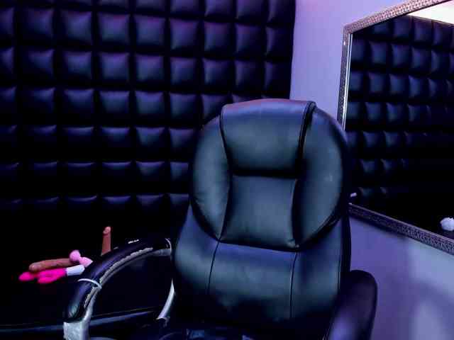 DulceMiiaa webcam