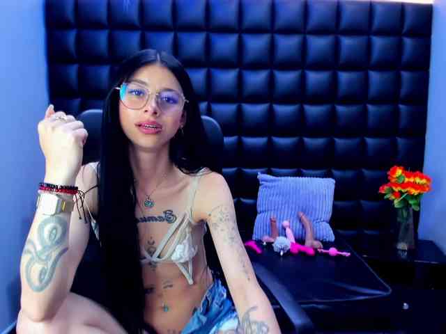 DulceMiiaa webcam