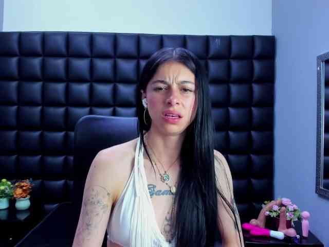 DulceMiiaa webcam