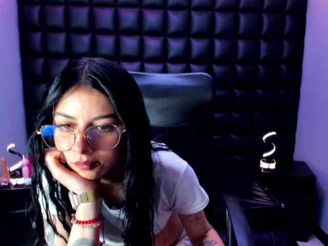DulceMiiaa webcam