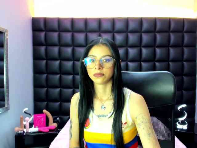 DulceMiiaa webcam