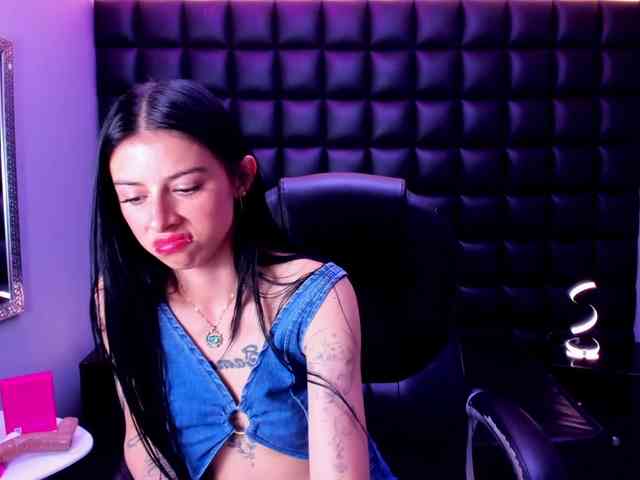 DulceMiiaa webcam