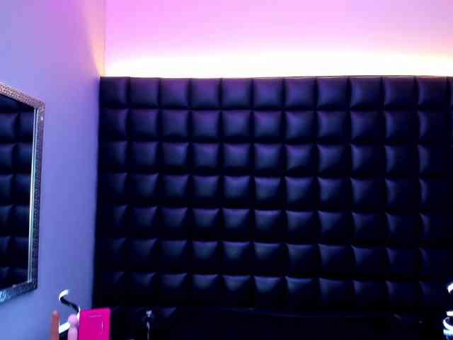 DulceMiiaa webcam
