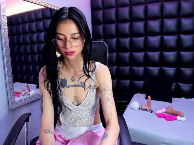 DulceMiiaa webcam