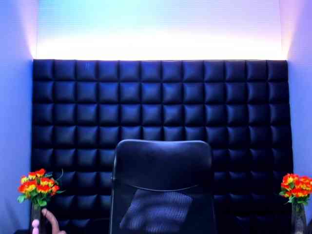 DulceMiiaa webcam