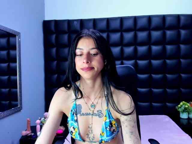 DulceMiiaa webcam