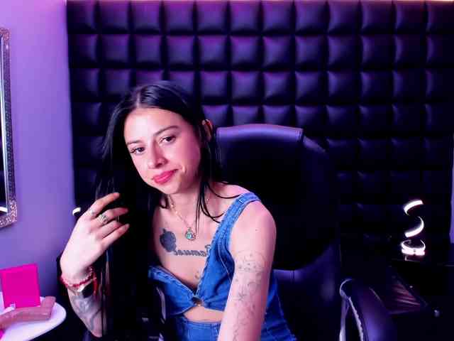 DulceMiiaa webcam