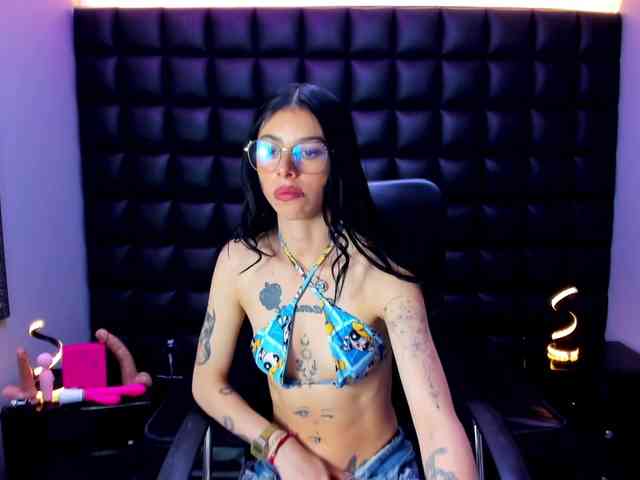 DulceMiiaa webcam