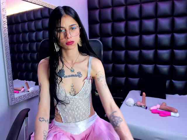 DulceMiiaa webcam