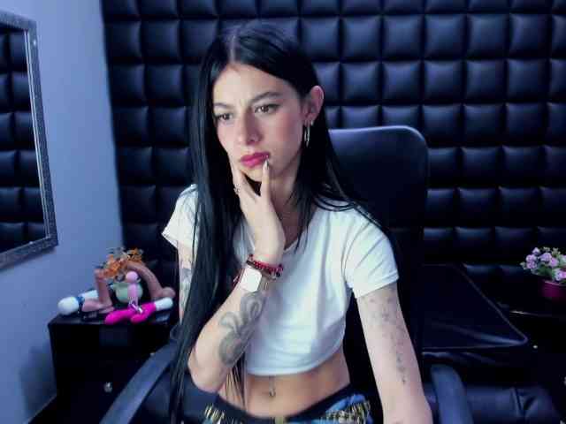 DulceMiiaa webcam