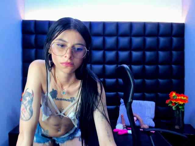 DulceMiiaa webcam