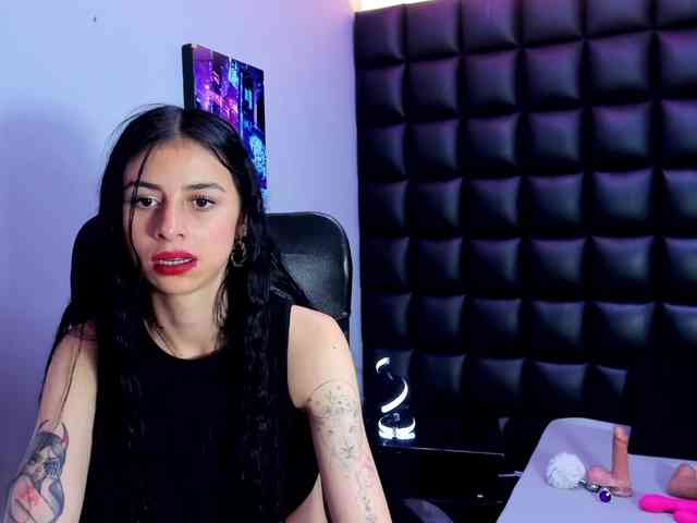 DulceMiiaa webcam
