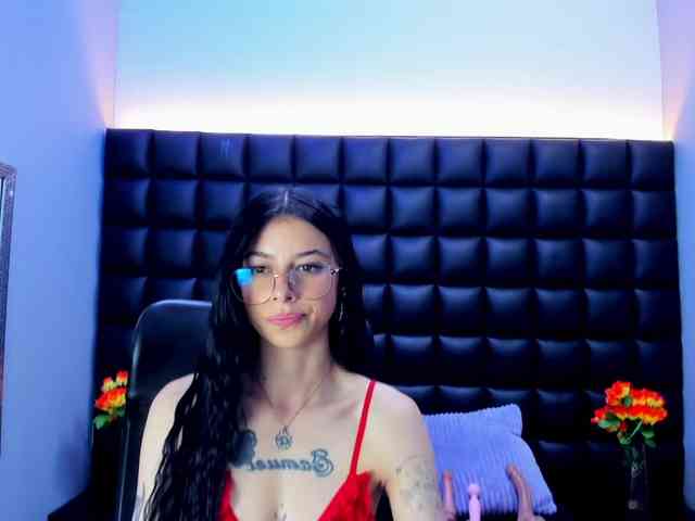DulceMiiaa webcam