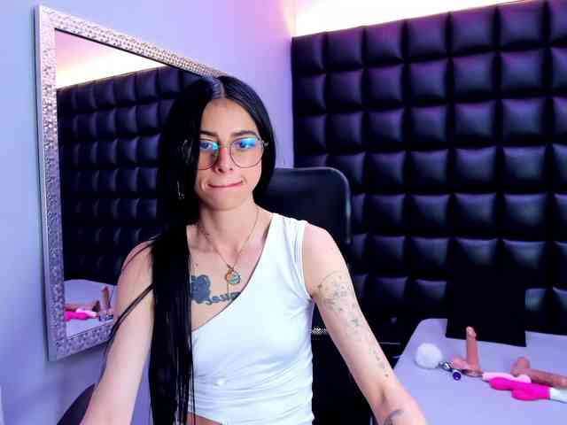 DulceMiiaa webcam