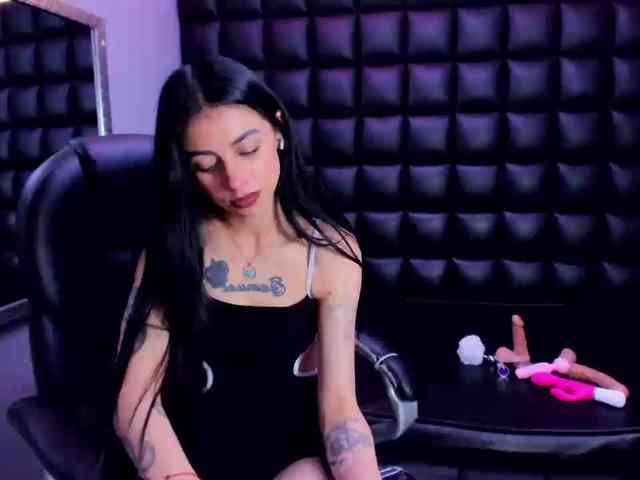 DulceMiiaa webcam