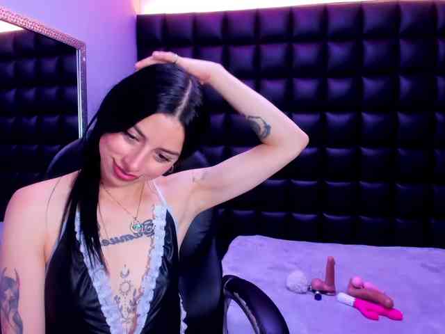 DulceMiiaa webcam