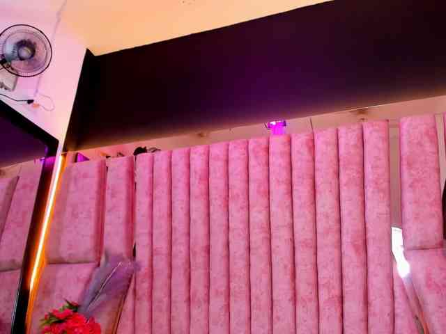 NiaBabie webcam