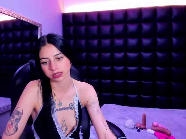 DulceMiiaa webcam
